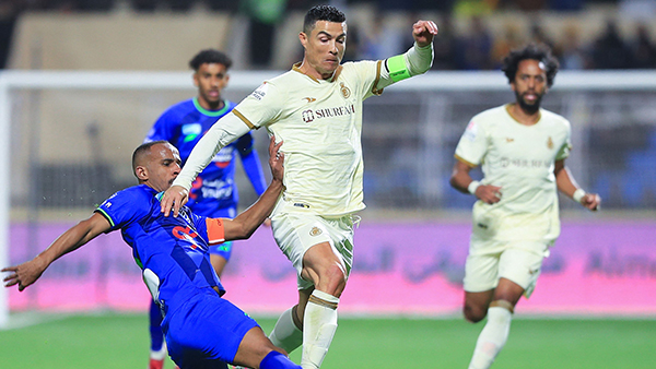 호날두, 사우디 프로축구 데뷔골‥추가시간 페널티킥 득점