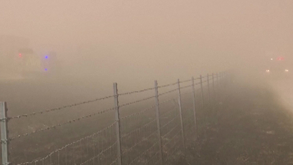 미국 고속도로에 모래폭풍 덮쳐 90중 추돌 사고‥사상자 30여 명