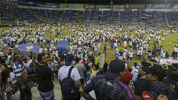 엘살바도르 축구장에서 관람객 최소 9명 압사