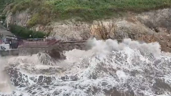 태풍 '카눈' 일본 규슈 접근, 신칸센 운행 중단‥"최대 400㎜ 폭우 예상"