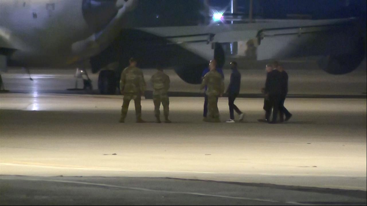 북한서 추방된 미군 트래비스 킹, 미국 도착