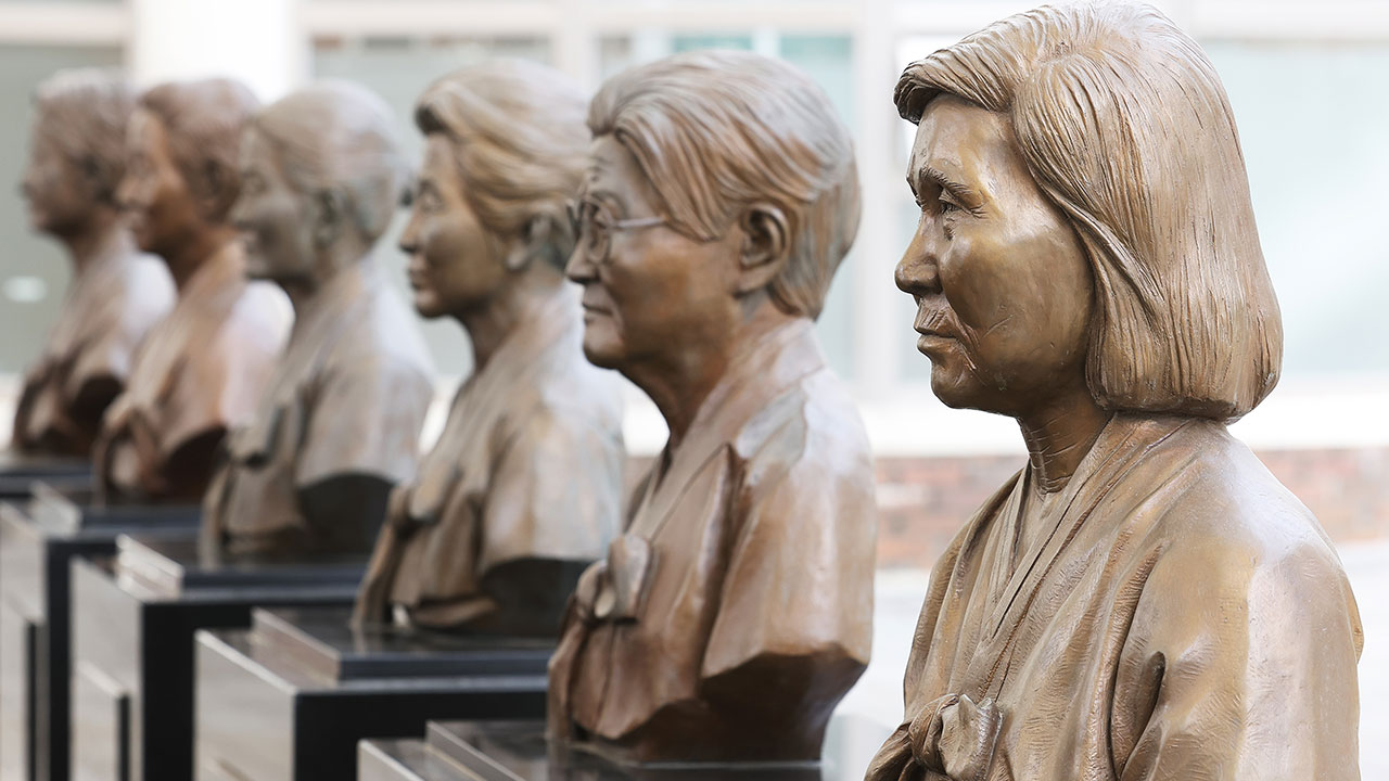 '한국은 구걸집단' SNS에 올린 일본 시의원, 의장에게 주의받아