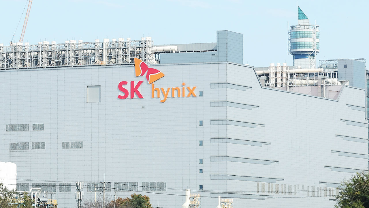 SK하이닉스, AI반도체 패키징 공정에 올해 1조 3천억 원 이상 투입
