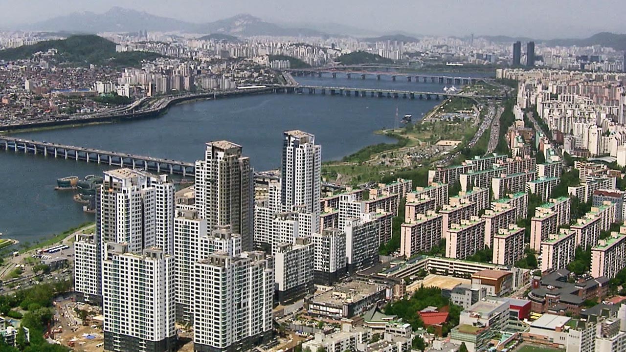 서울 아파트값 상승 폭 확대‥전셋값은 1년 넘게 올라
