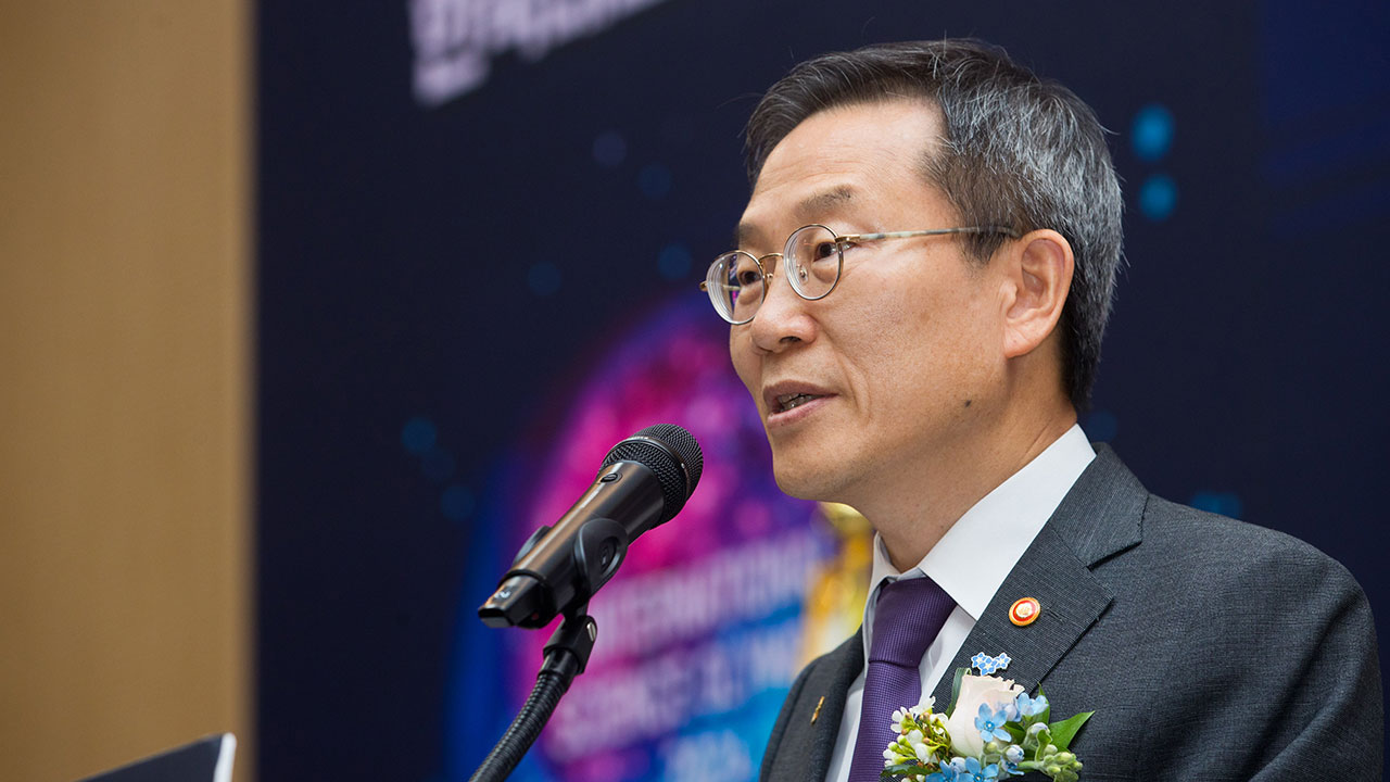 과기부 떠나는 이종호 장관 "R&D 삭감, 가슴 아프게 생각"