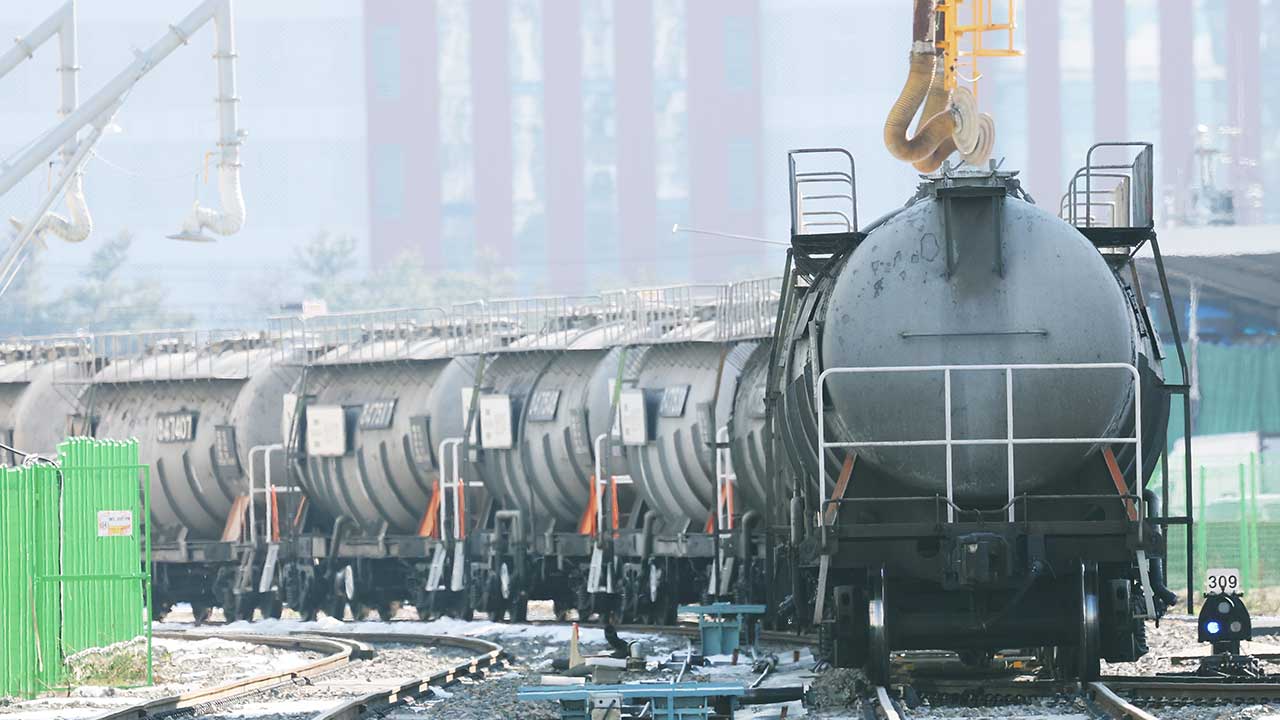 코레일 노사 실무교섭 재개‥열차 운행률 75.9%