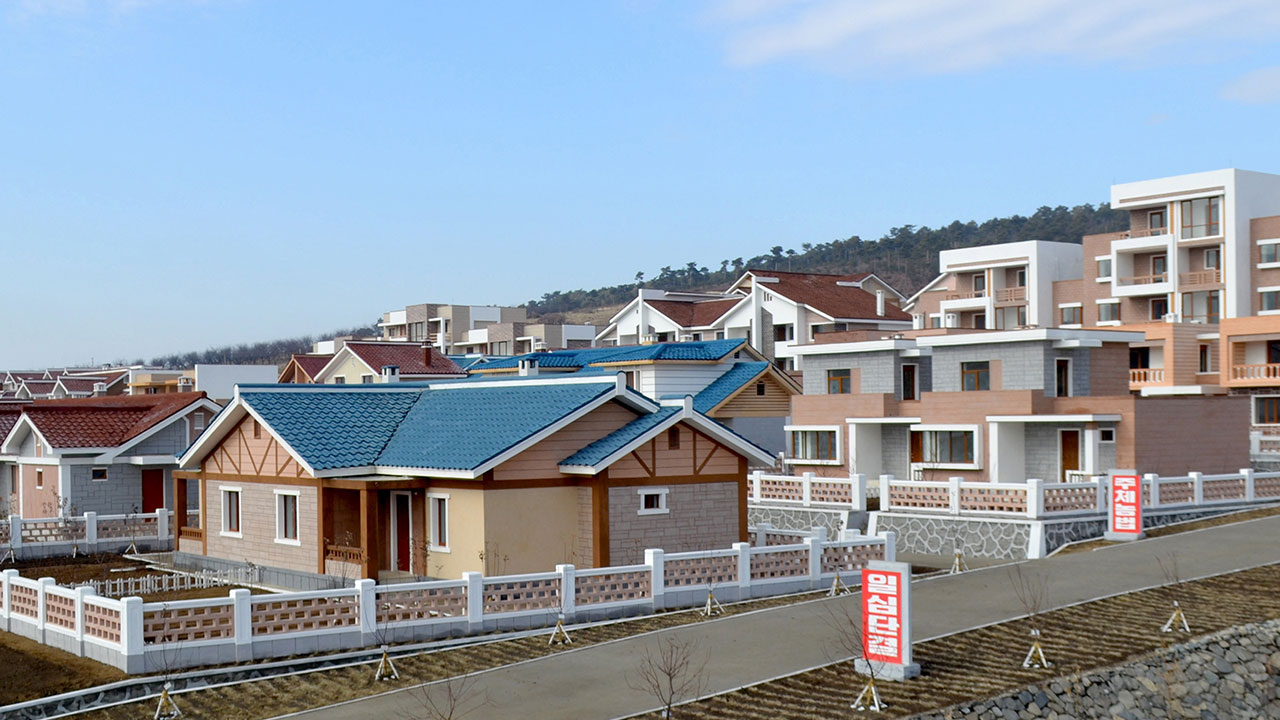 지난해 북한경제 4년 만에 플러스 성장‥중국 교역 비중 더 확대