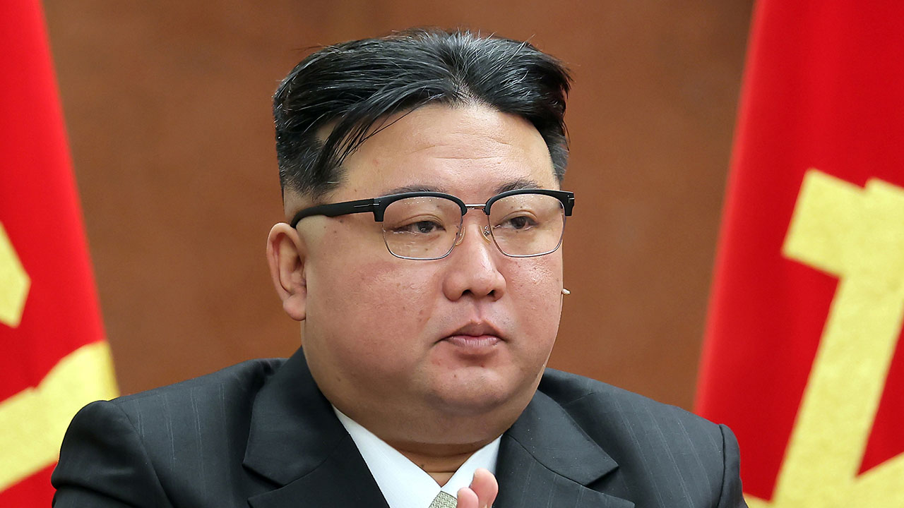 김정은 "대한민국은 우리의 주적‥전쟁 피할 생각 전혀 없어"
