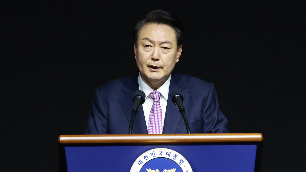 전임 문재인 정부 직격‥윤 대통령 "그릇된 이념 무원칙·포퓰리즘이 경제난 가중"