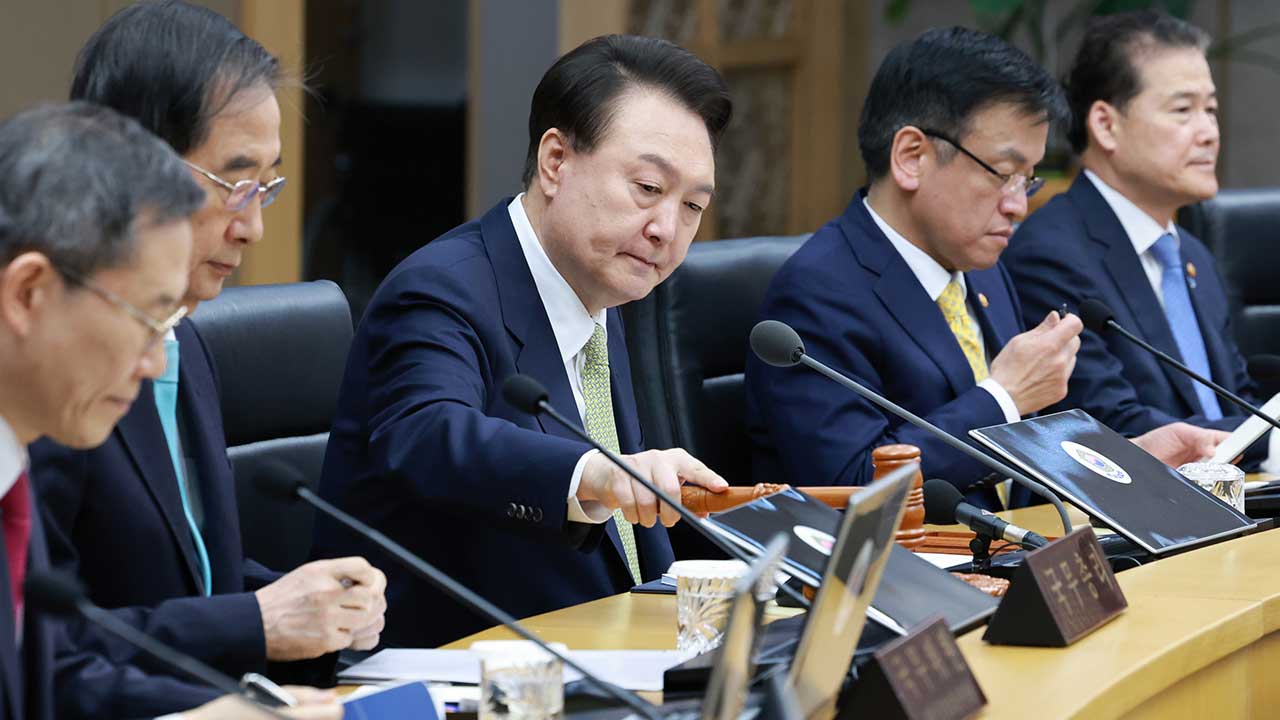 윤 대통령 "긴급 농축산물 가격안정자금 무제한·무기한 투입"