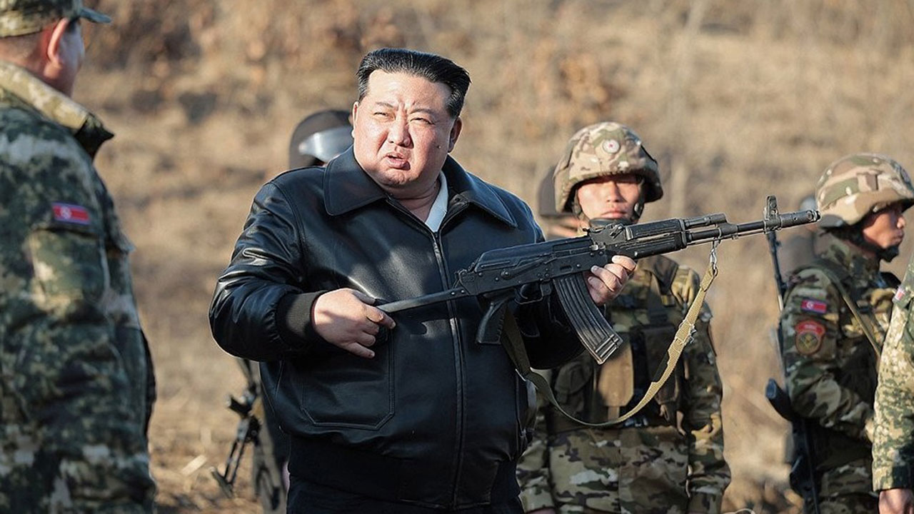 김정은 "적이 군사적 대결 택한다면 모든 수단 동원해 필살"