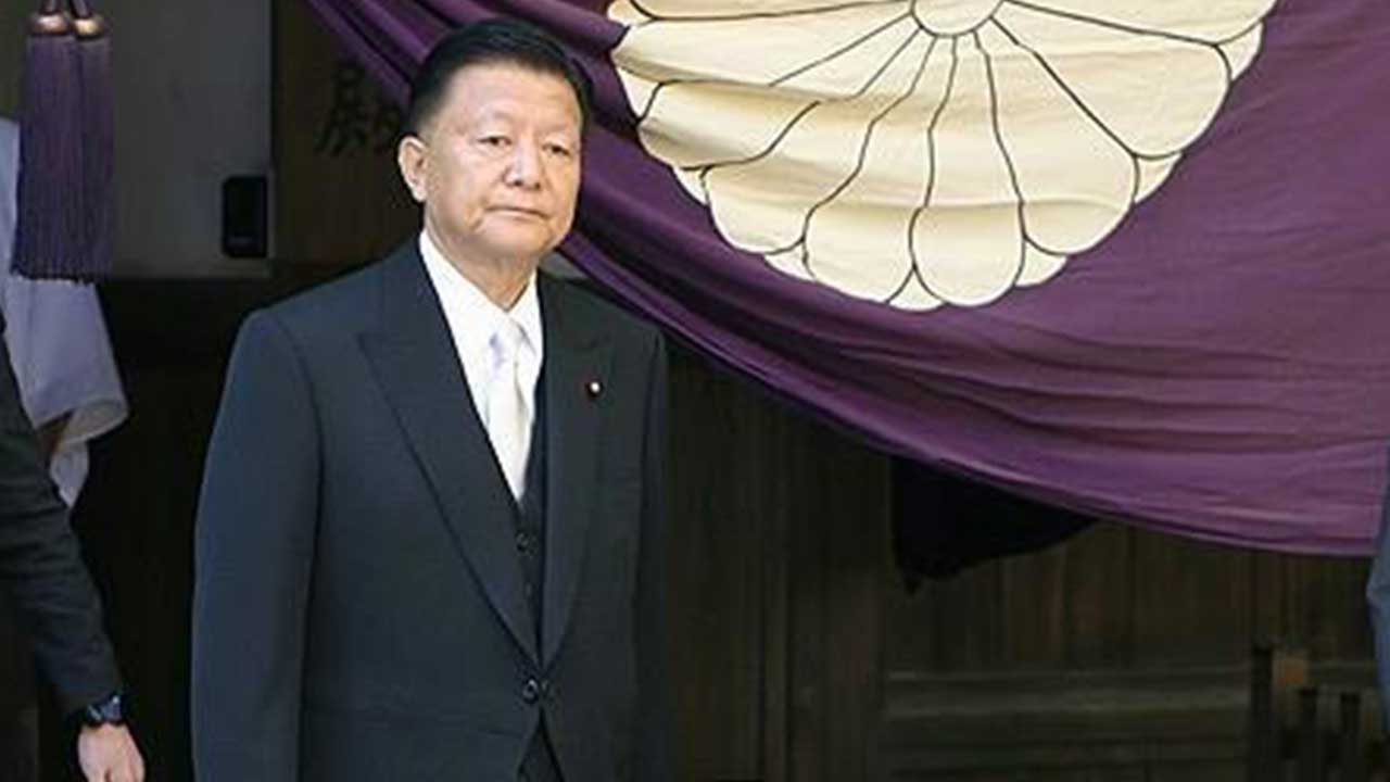 '韓에 입국거부 전력' 日 각료, 또 야스쿠니신사 참배