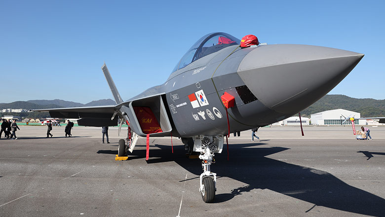 국산전투기 KF-21, 사거리 200km '미티어' 첫 실사격 성공