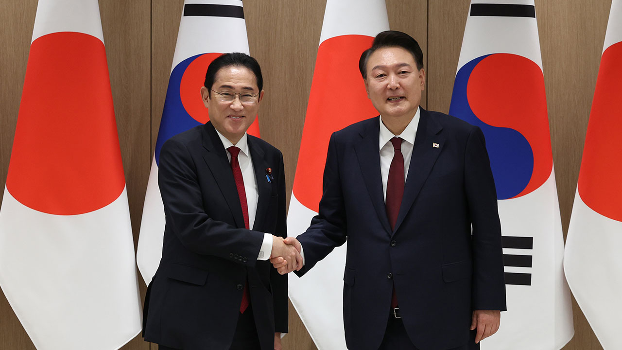 한일 정상 "관계 도약 전기 마련해야"‥"신뢰 바탕 셔틀외교 지속"