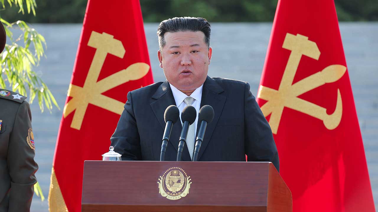 김정은 "정당한 위성발사에 韓무력시위, 용서 못 할 불장난"
