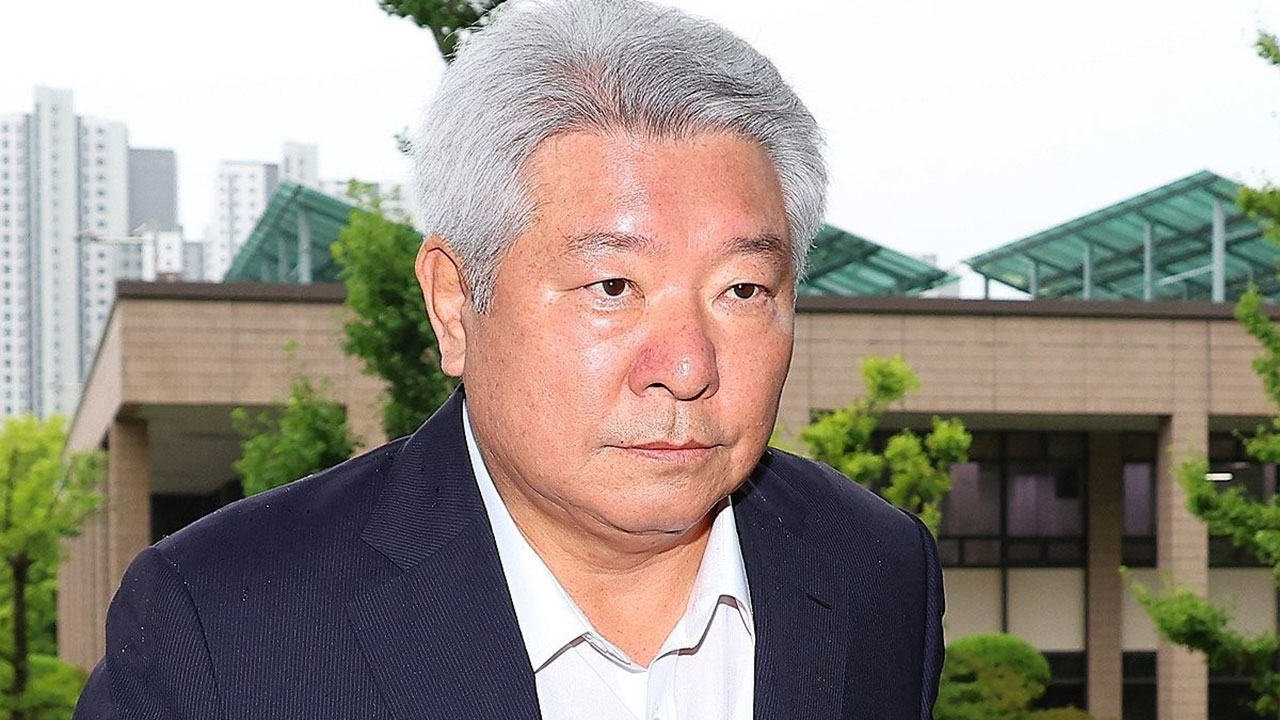 김홍일 사퇴 두고‥민주 "탄핵 피하려 꼼수사퇴‥대통령실도 가담"