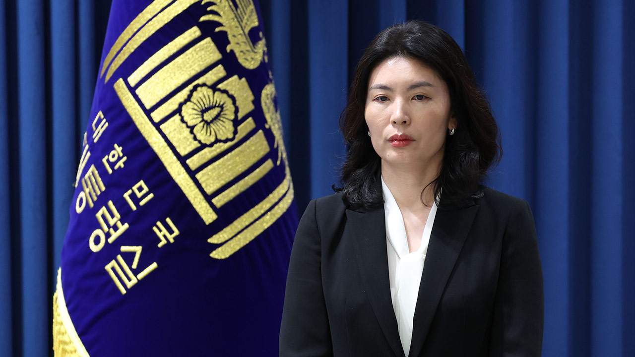 윤 대통령, 초대 저출생수석에 '40대 워킹맘' 유혜미 교수 임명