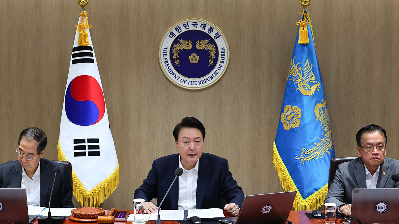 윤 대통령 "세법개정안, 민생 안정 지원 중점‥낡은 세제 개편해야"