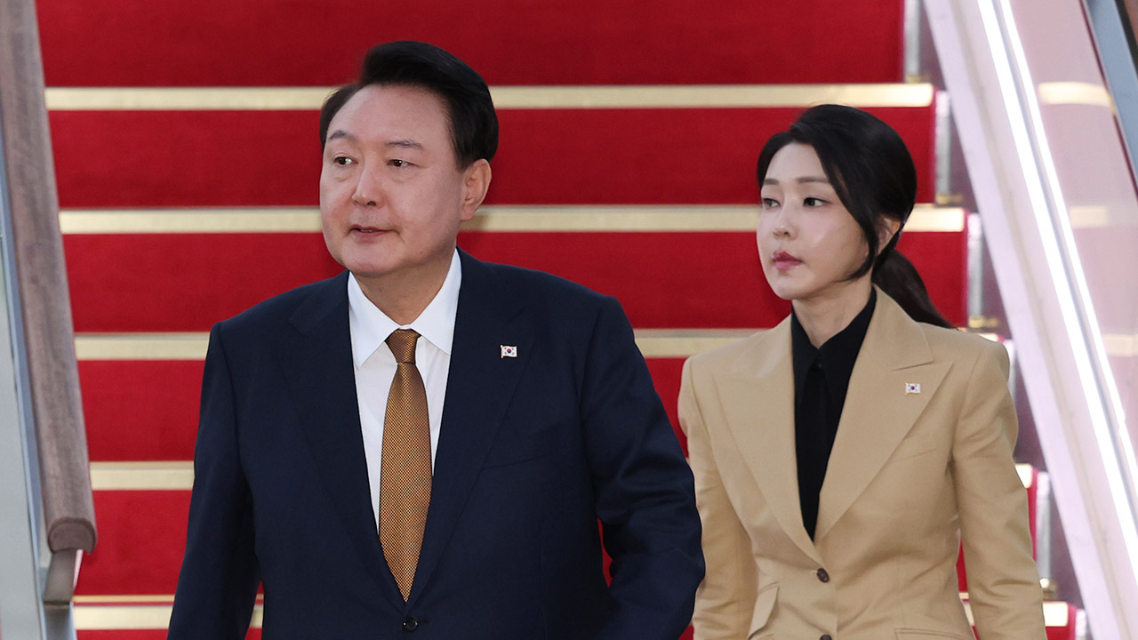 윤 대통령 국정지지율 23%‥'외교' 긍정10%p↑ '소통미흡·김여사 문제' 부정3%p↑