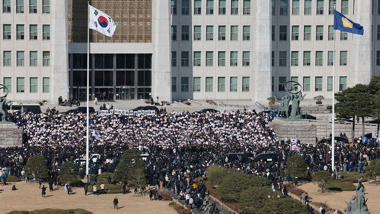 조국혁신당 등 야당 윤 대통령 내란죄로 수사기관 고발