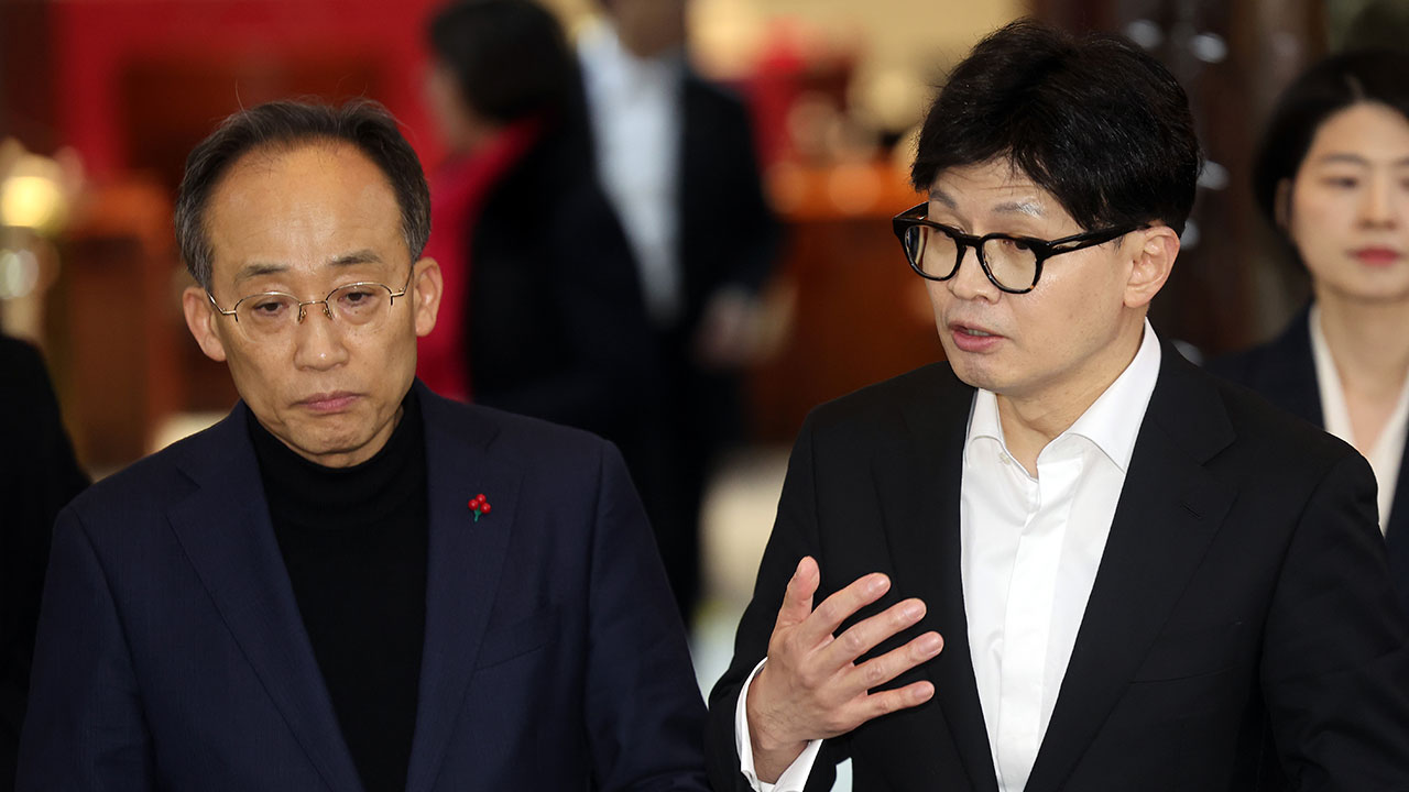 한동훈 "국민의힘이 존중하는 헌법정신 지키려면 대통령 탈당해야"