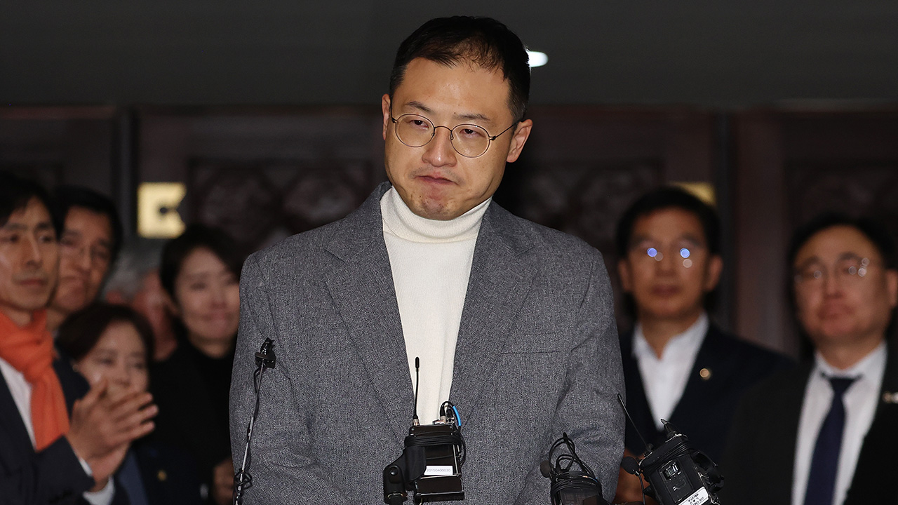 울먹인 김상욱 "윤, 대통령 자격 없어‥ 이번엔 당론 따라 '반대'"