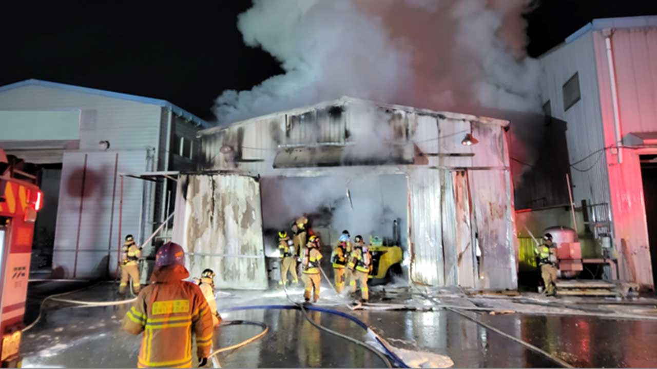 경기 화성 페인트 도장 공장서 불‥인명피해 없어