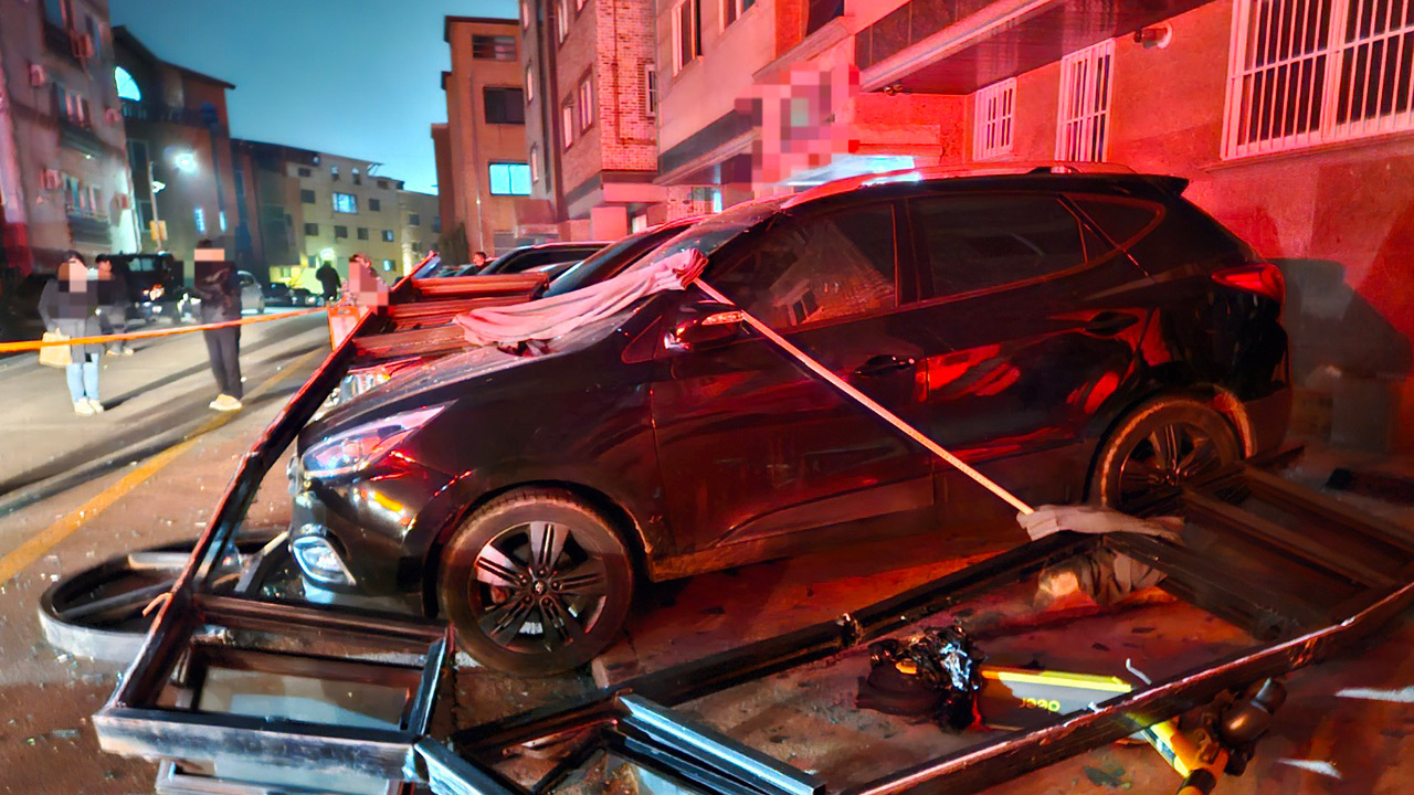 충북 청주 주택에서 가스 폭발‥3명 경상, 주민 20명 대피