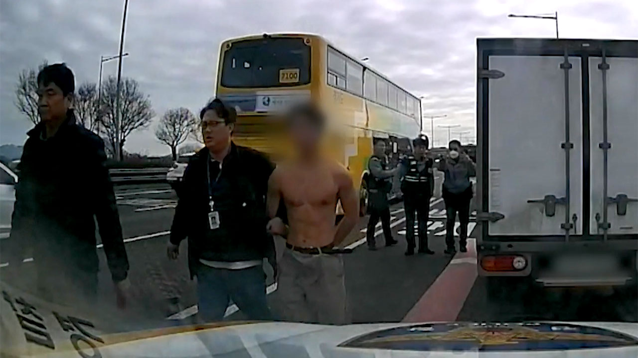 훔친 택배차 몰던 중 사고‥피해 차량 다시 훔쳐 달아난 20대 검거