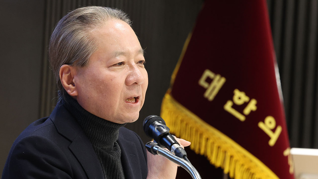 의협 "진료유지 명령은 초법적 발상‥전공의 만남은 '쇼'"