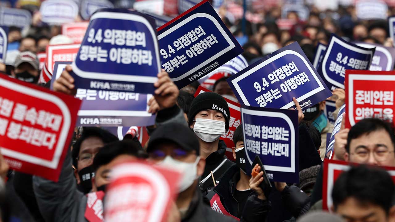 전공의 집단행동에 비대면진료 급증‥동네의원 수입 늘었다