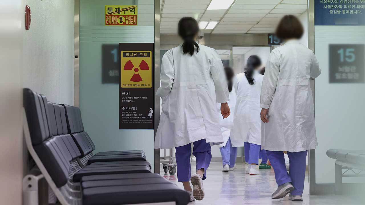 전공의·의대생 96% "의대 정원 줄이거나 현상 유지" 증원은 4%에 불과