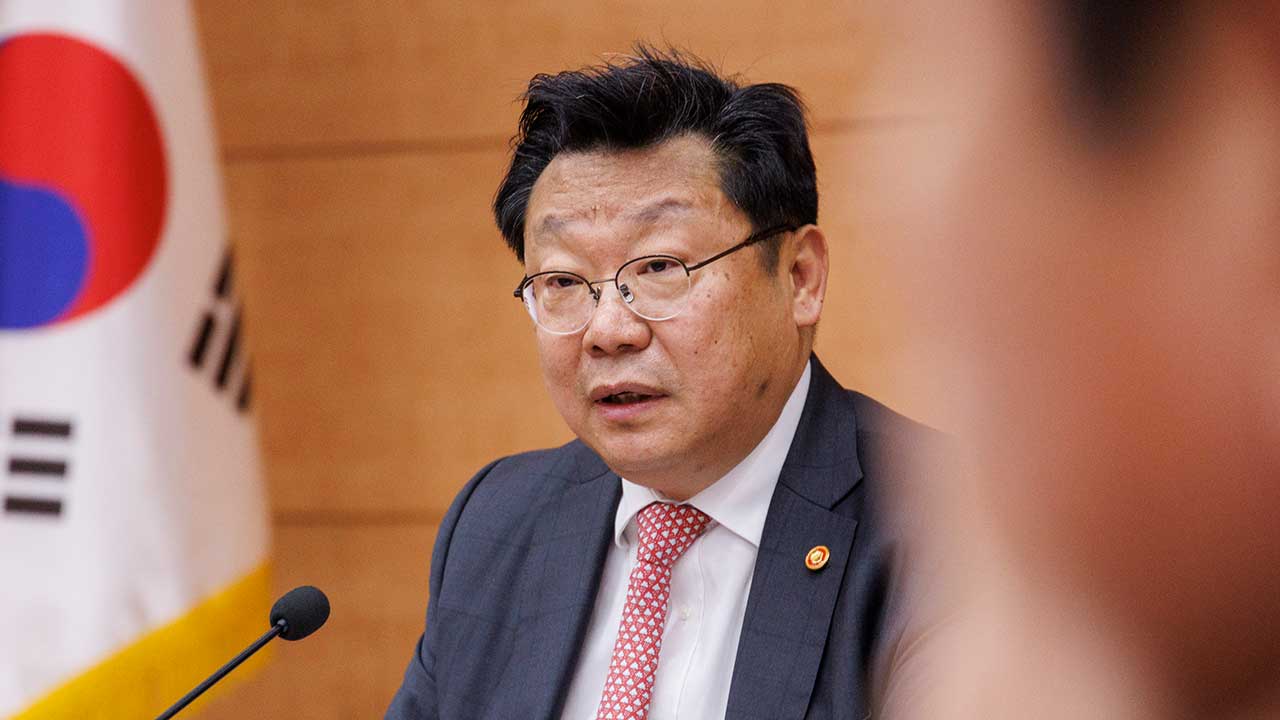 저출산위 "육아휴직 급여 재설계‥0-11세 국가책임 교육·보육체계 확립"