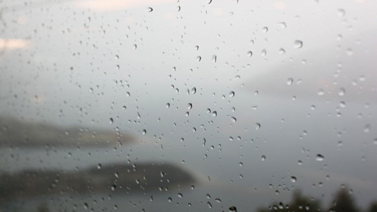 장마 영향으로 항공기 12편 결항·국립공원 20곳 통제