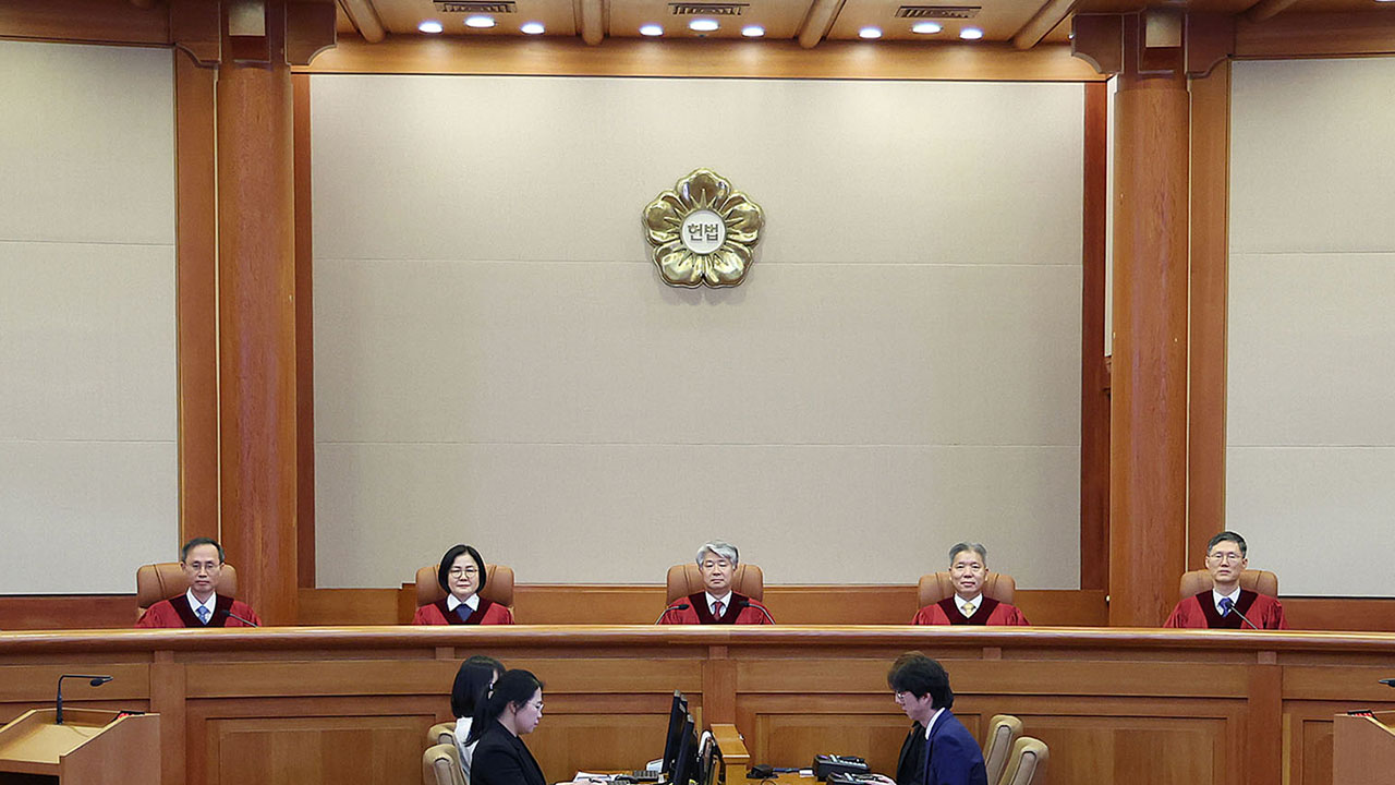 헌재 "13~16세와 성관계시 '미성년자 의제강간' 적용은 합헌"