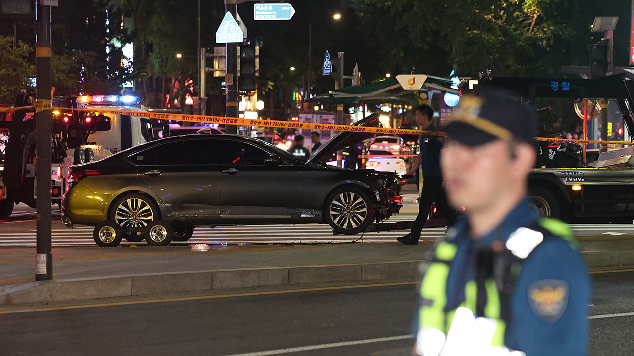 서울 시청역 교차로 역주행 차량 인도 돌진‥13명 사상