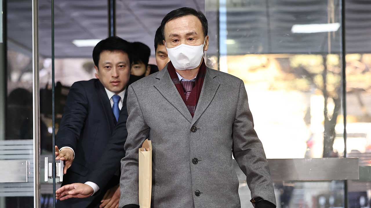 백현동 수사무마 1억원 뒷돈 받은 혐의 임정혁 전 고검장 1심 집유
