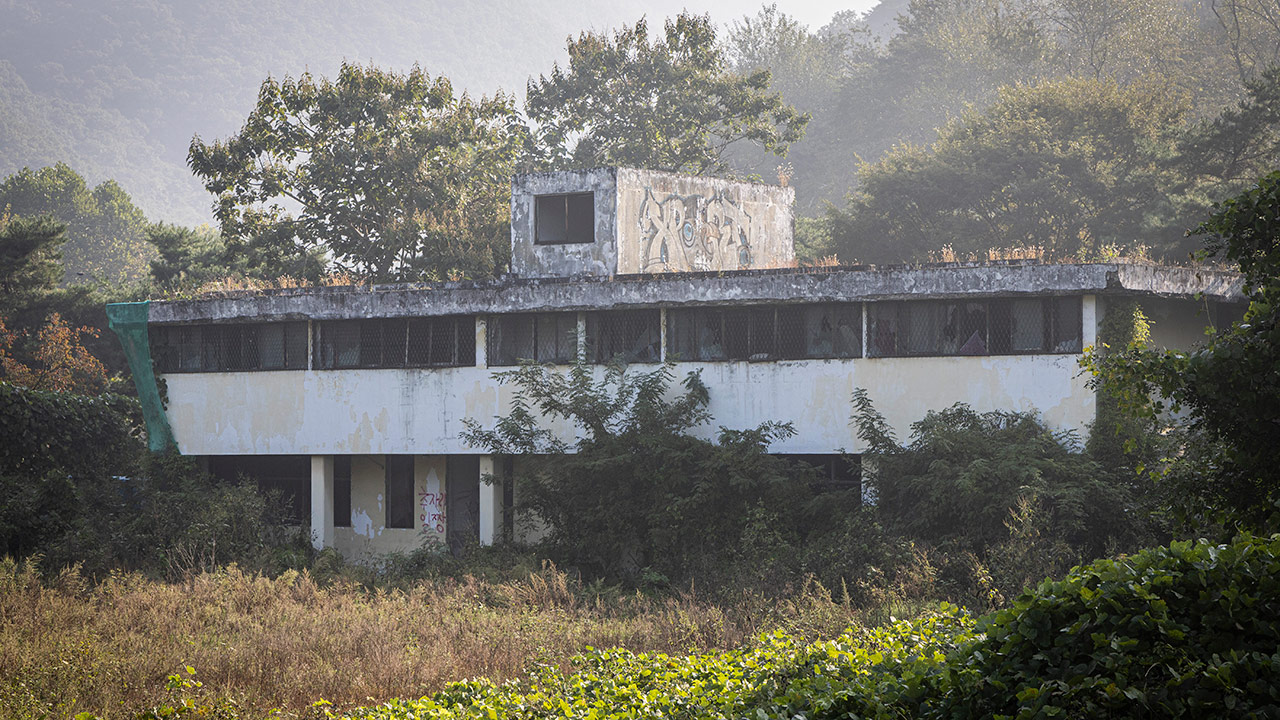 동두천 성병관리소 철거 놓고 시민단체 수사의뢰·맞불 집회 펼쳐