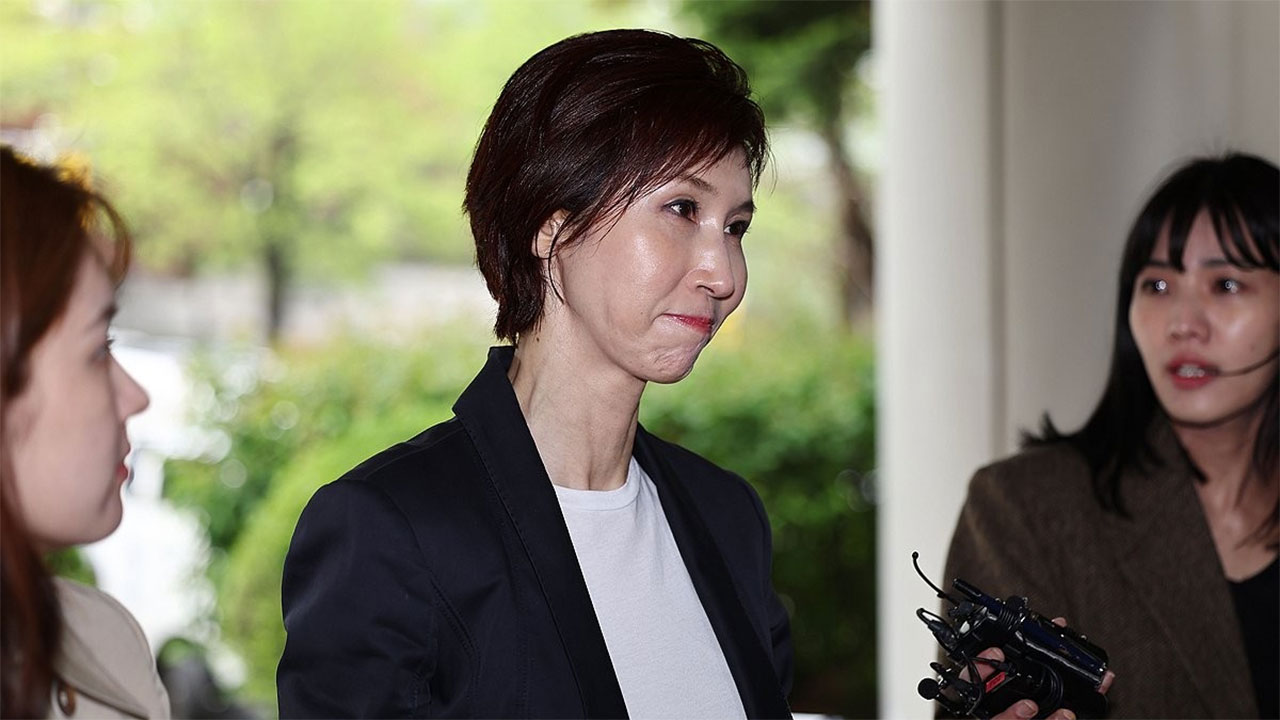 21억 빼돌린 노소영 관장 전 비서에게 1심서 징역 5년 선고