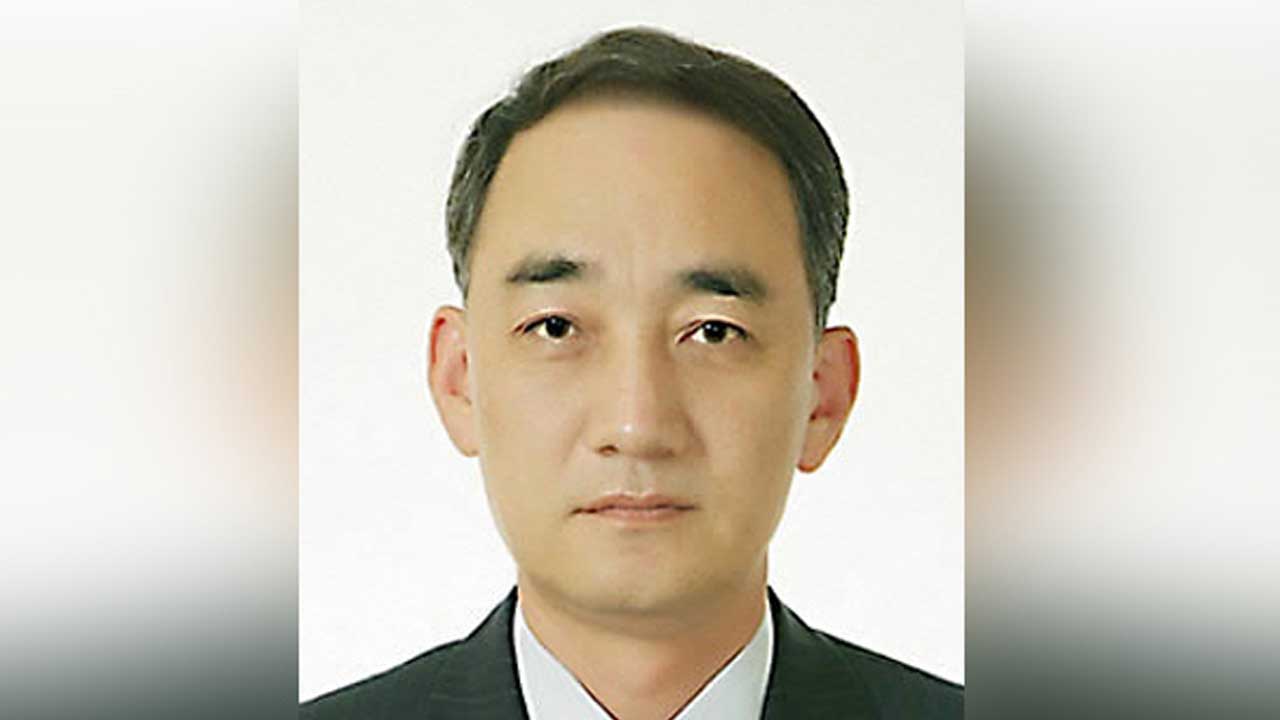 '방사청 알선 대가 금품 수수 혐의' 왕정홍 전 방사청장 구속 송치