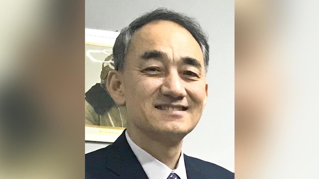 '납품 청탁 명목' 1억 9천만 원 챙긴 전 방사청장 구속 기소