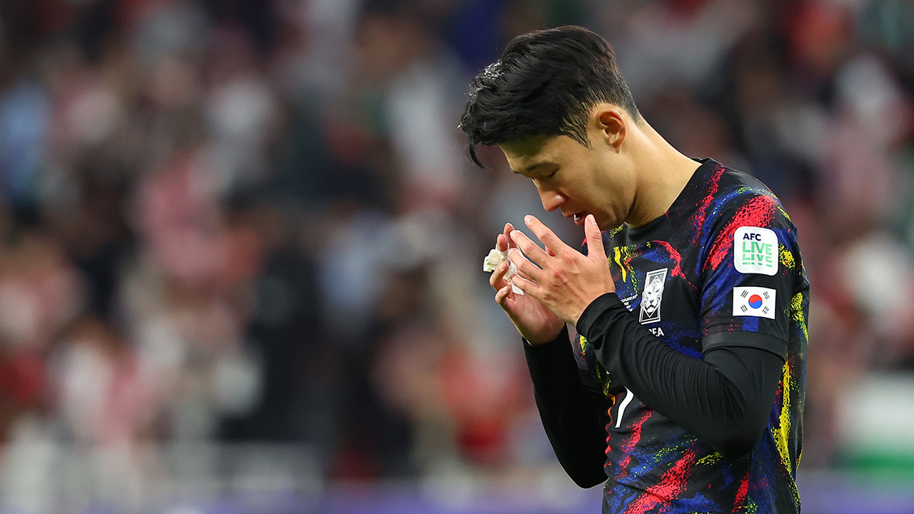 영국 언론 "손흥민, 요르단전 전날 이강인 등과 다투다 손가락 부상"