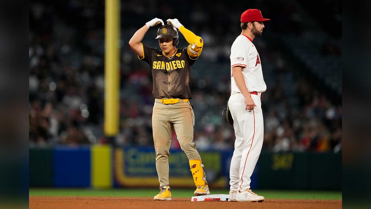 김하성, 2루타 2개로 시즌 9번째 멀티 히트‥수비에선 송구 실책