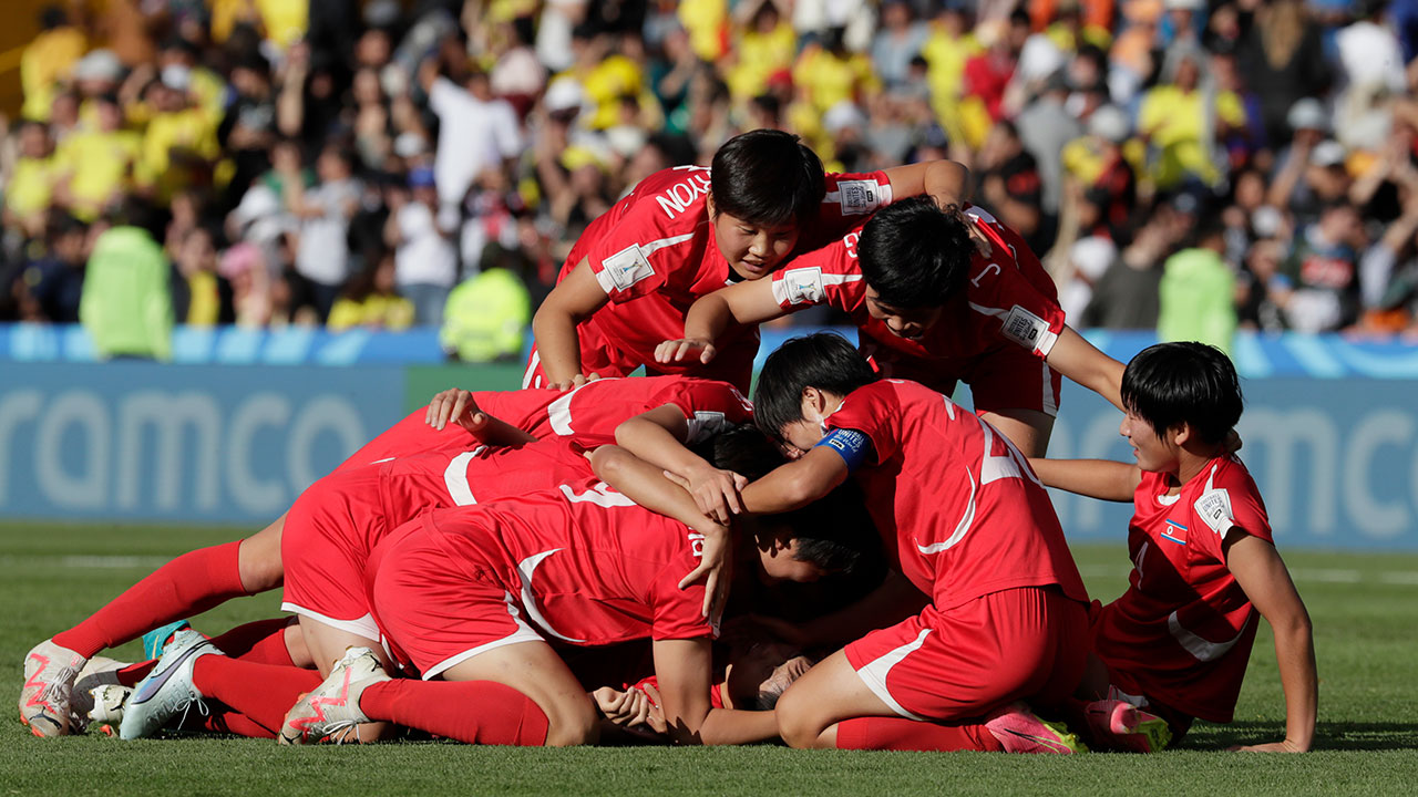 북한 여자축구, 일본 꺾고 U-20월드컵 제패..통산 세 번째 우승