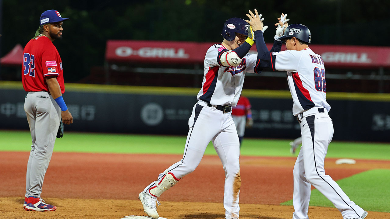 야구 대표팀, 도미니카공화국에 대역전승‥2승 2패로 B조 3위