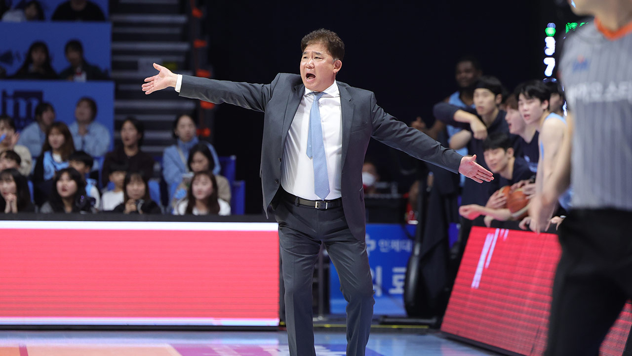 '선수 수건 폭행' 소노 김승기 감독‥KBL 진상조사 착수