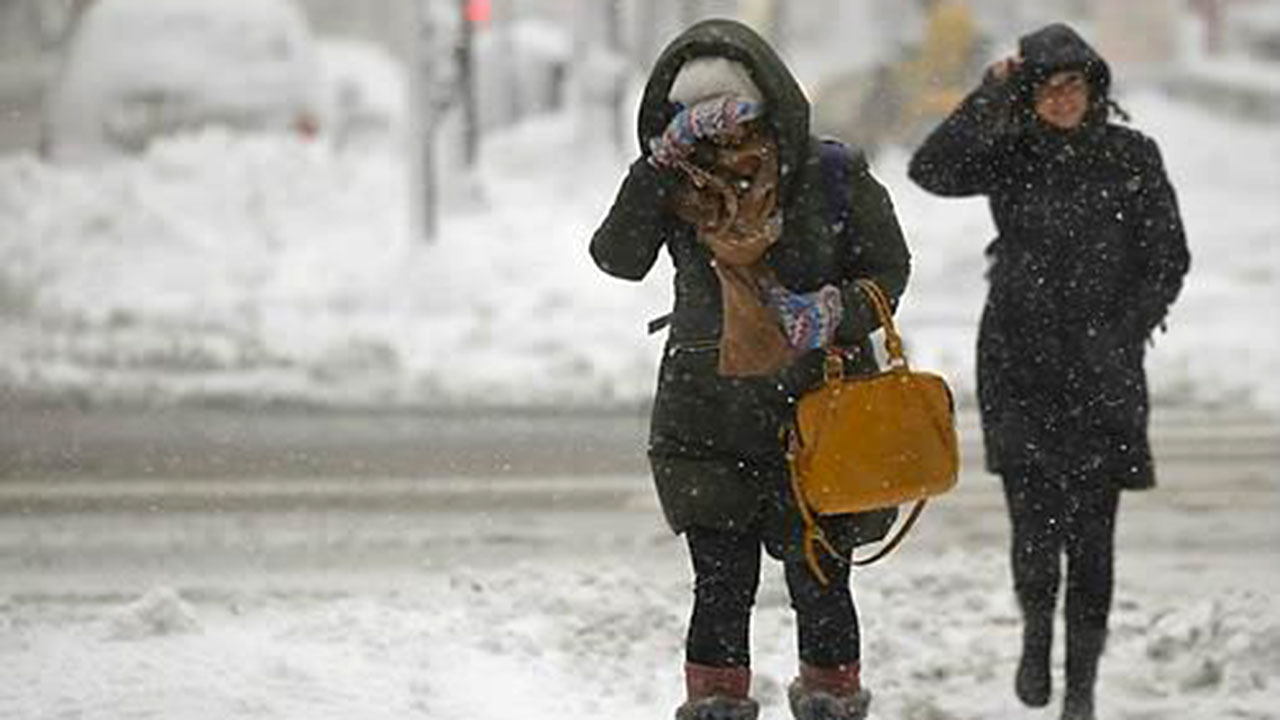 겨울 폭풍에 토네이도‥미국 전역 최소 5명 사망·수십만 가구 정전