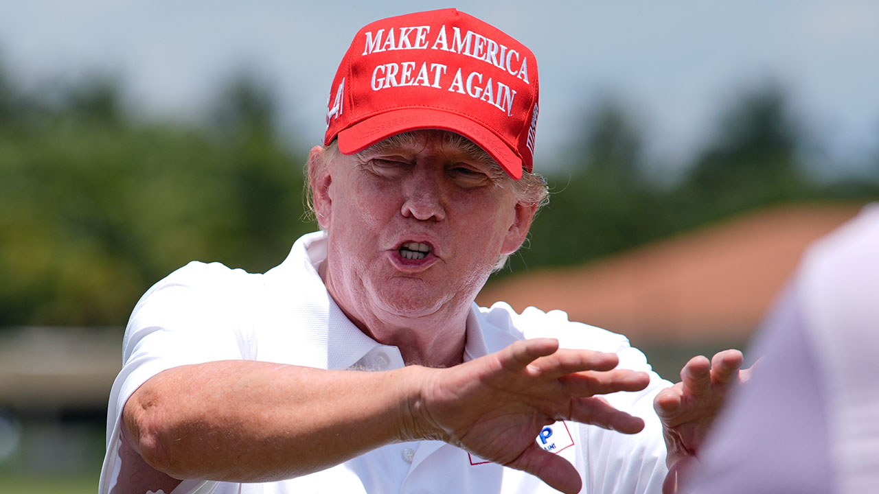 "트럼프 인지능력 특출" 진단 의사는 트럼프 골프클럽 회원인 접골의