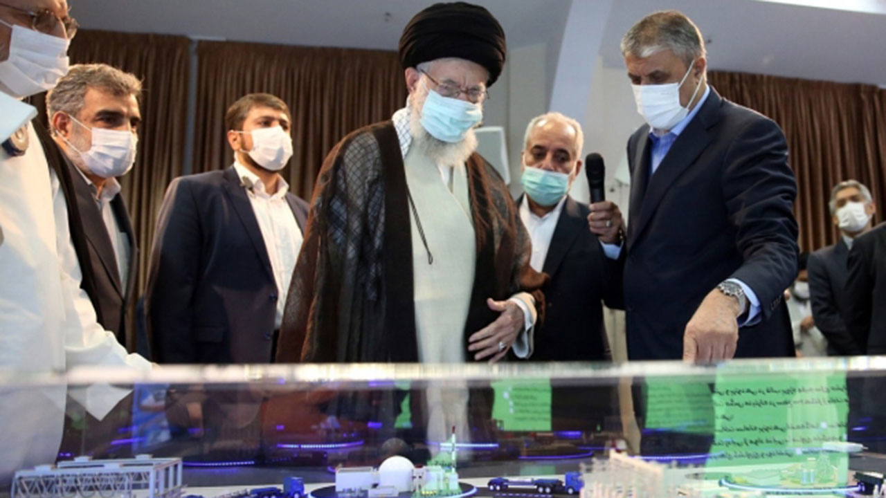 이란군 사령관 "이스라엘이 핵시설 공격시 핵 원칙 재검토"