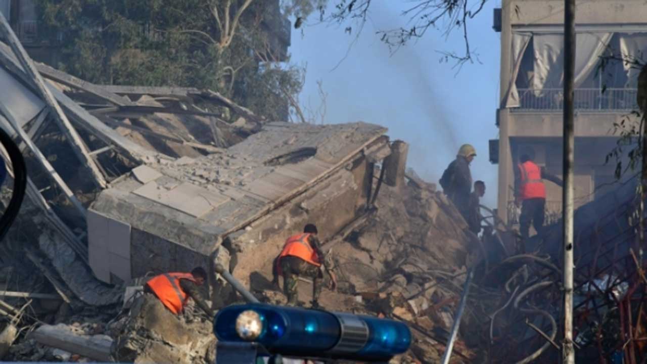 시리아 "이스라엘이 한밤중 수도 주변 공습‥군인 8명 부상"